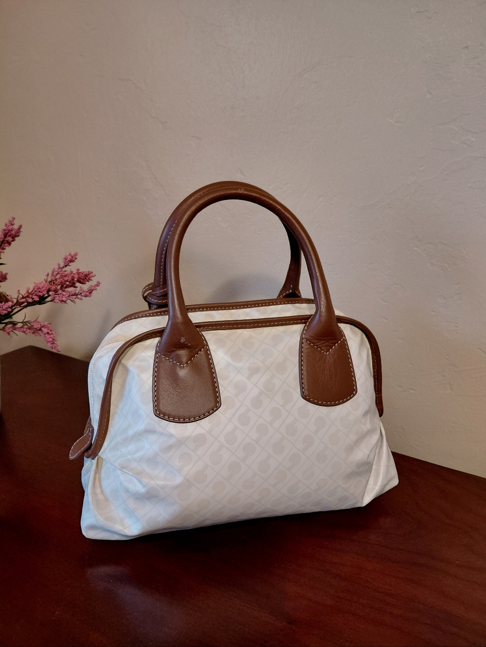 Gherardini Satchel Bag featuring a "G" Monogram Pattern White & Brown - Picture 4 of 12